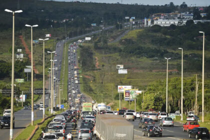 RS: um trecho de estrada está totalmente interditado e 16 parcialmente, aponta Ministério dos Transportes