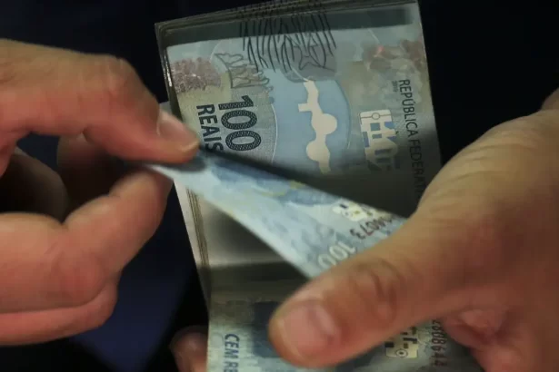 Crédito do Trabalhador: instituições financeiras podem oferecer troca de dívidas com juros menores