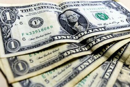 Dólar fecha sessão em alta, mas acumula queda de 2,26%, na última semana