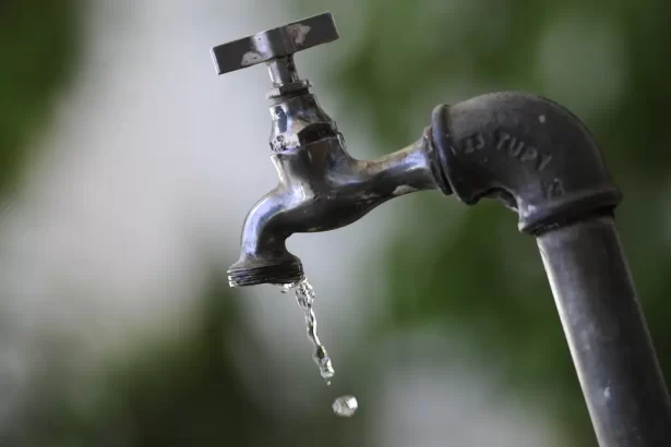 Abastecimento de água por rede geral alcançou apenas 1 em cada 3 domicílios rurais em 2023, aponta IBGE