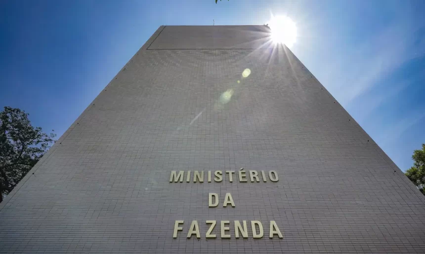 PIS/PASEP: veja como fica o pagamento do abono com as mudanças aprovadas pelo Senado