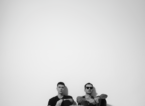 Duo musical 1+1 está de volta e lança “Últimos Românticos”