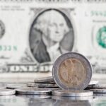 Dólar fecha com 4ª queda seguida