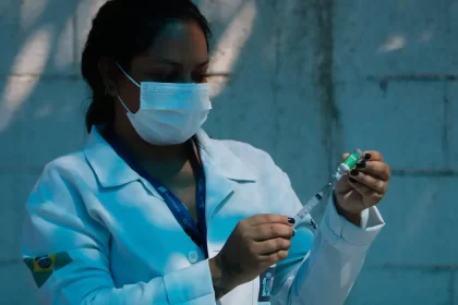 Piso da Enfermagem: auxiliares exigem mesmo salário destinado aos técnicos