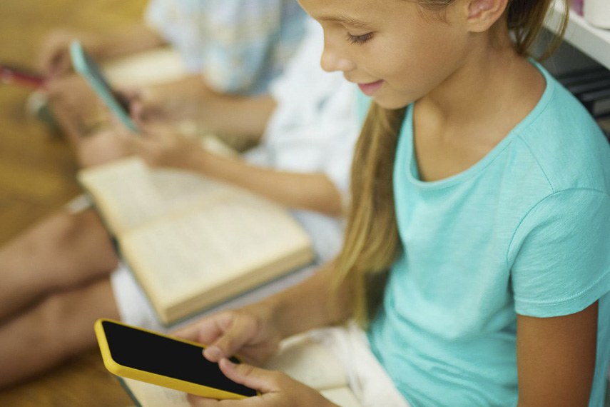 Restrição dos celulares nas escolas: o que muda com a lei?