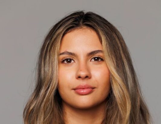 Mariana Lewis fala sobre “Queen Lear”, próxima série do Canal Demais e com protagonismo de Claudia Alencar