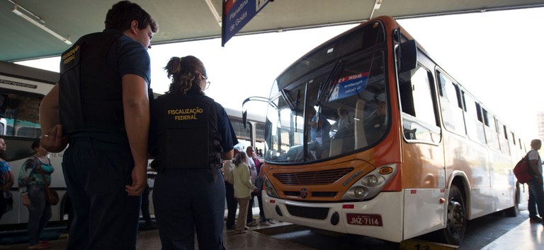 Aumento da passagem: tarifa do transporte semiurbano reajustada neste domingo 23