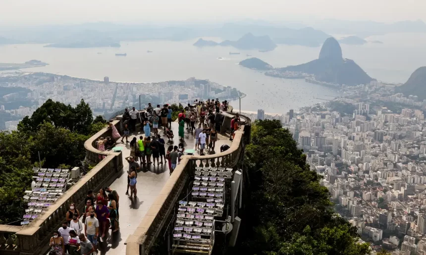 Brasil recebeu 1,4 milhão de turistas internacionais, em janeiro; maior marca para o mês desde 1970