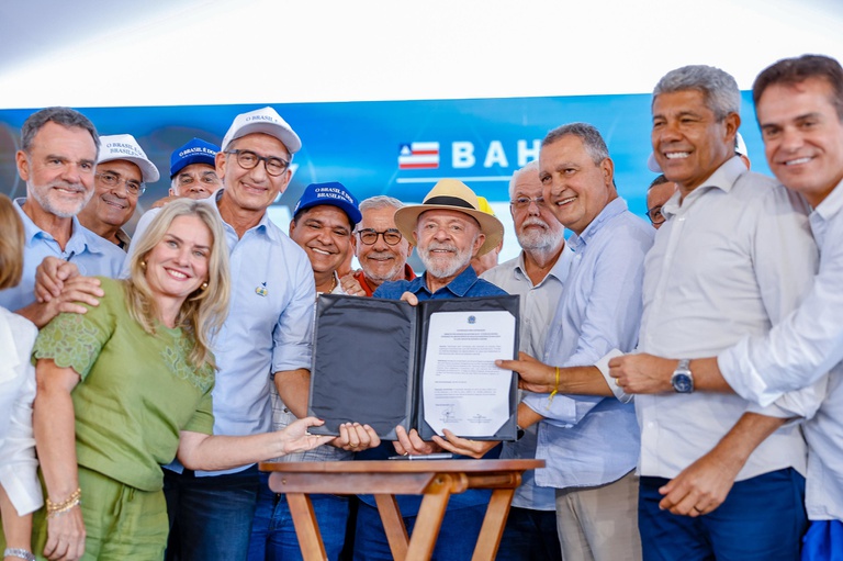 Com recursos do MIDR, Lula entrega adutora e obras hídricas na Bahia