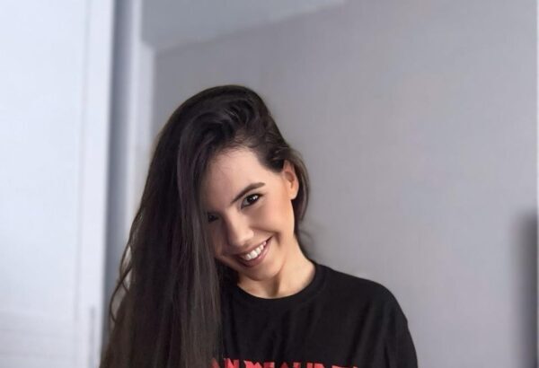 Conheça Donna Fox, selecionada para participar da Casa das Pimentinhas