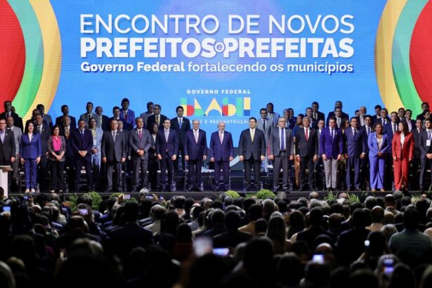 Novo PAC Seleções ganha destaque na abertura do Encontro de Prefeitos e Prefeitos, em Brasília