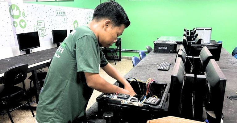 ‘Sonho em abrir minha própria loja’, diz indígena formado pelo Computadores para Inclusão