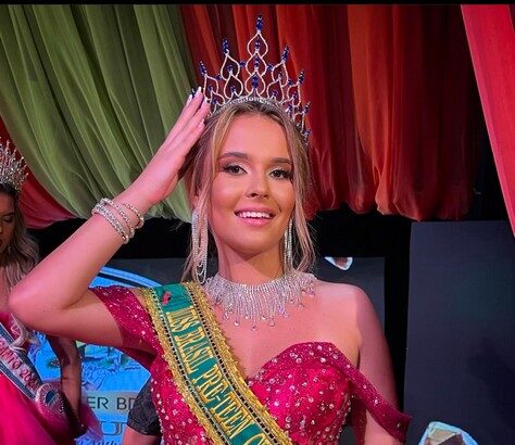Letícia Guimarães é eleita Miss Pré-Teen Brasil Culture 2025 em noite de brilho e emoção