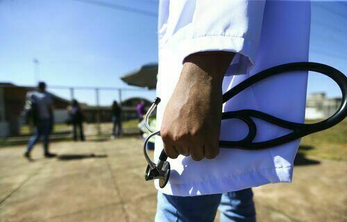 PISO DA ENFERMAGEM: confira lista dos municípios que recebem maiores valores