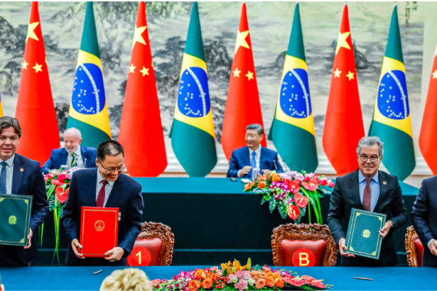 Brasil e China firmam acordo para modernizar serviços postais e aprimorar atendimento à população