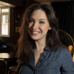 Conheça a atriz Luísa Locher, talento em ascensão no cenário artístico