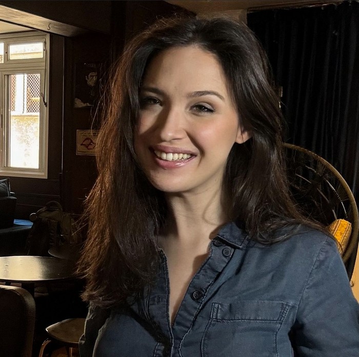 Conheça a atriz Luísa Locher, talento em ascensão no cenário artístico