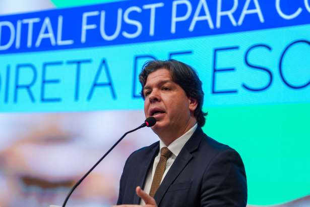 MCom lança edital para levar internet de alta velocidade a 5 mil escolas públicas