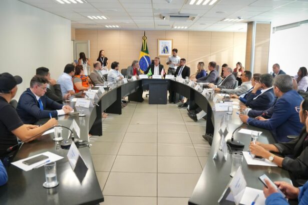 Ministro recebe comitiva do Pará e reforça compromisso com municípios da região dos Lagos de Tucuruí