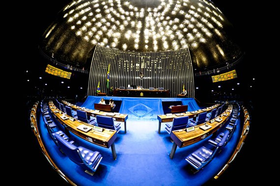 Semana agitada no Congresso: IOF, CPMI do INSS e isenção do IR agitam os bastidores