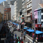 Trabalho em feriados: governo adia regra polêmica pela 4ª vez e setor cobra fim da incerteza