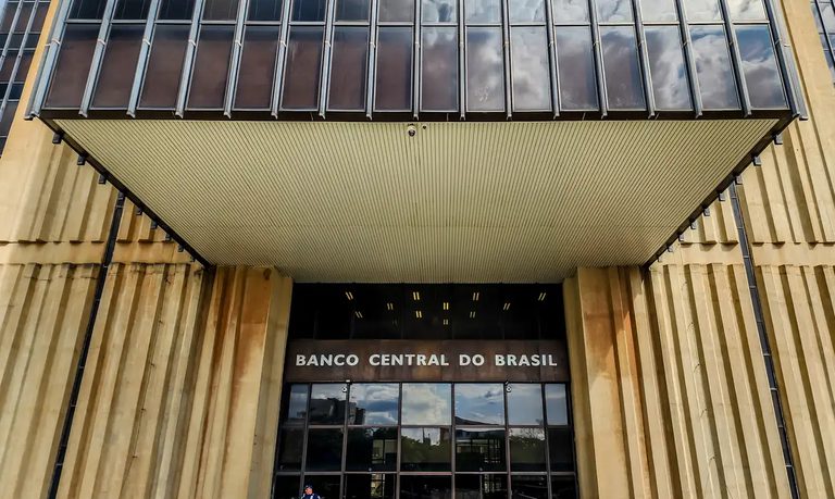 Valores a receber: mais de R$ 9,7 bilhões ainda estão disponíveis para saque; saiba como solicitar resgate