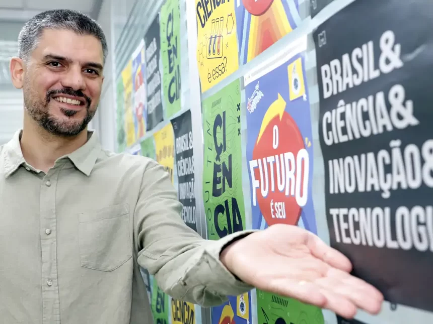 Inteligência artificial é vetor “inevitável” de mudança nas escolas, diz especialista