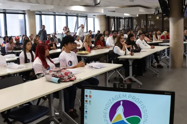 Jovem Aprendiz é destaque em podcast da CNI sobre formação, inclusão e mercado de trabalho