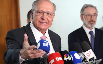 Tarifaço de Trump: Brasil pede aos EUA retomada do diálogo técnico para evitar tarifa de 50% sobre exportações