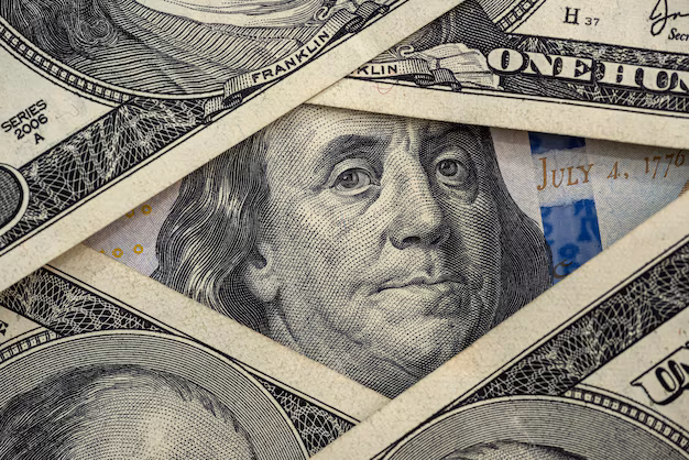 Dólar encerra pregão em baixa de 0,48%