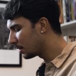 Relvas apresenta o intimista clipe de “Tua Voz”, single lançado em homenagem aos avós