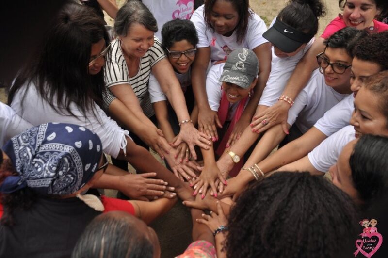 Outubro Rosa: Sobrevivi ao câncer e ajudo gratuitamente outros pacientes