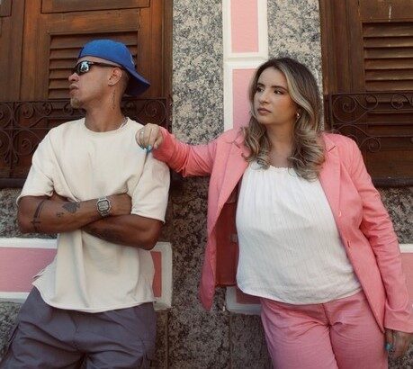 Clara Levy e Layn transformam determinação e coragem no novo single “Ca$H”