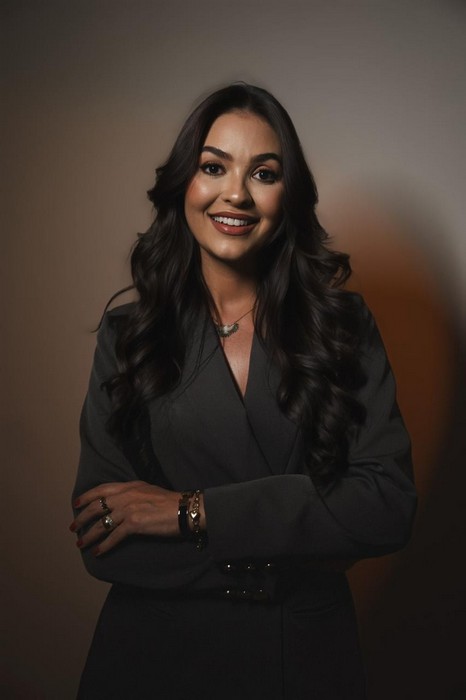 O olhar natural que virou tendência: Dra. Patrícia Moura Rocha e as blefaroplastias que encantam celebridades e personalidades da política