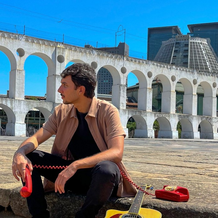 Relvas lança “Lapa” e transforma vivências em um lembrete pra curtir a vida ao máximo