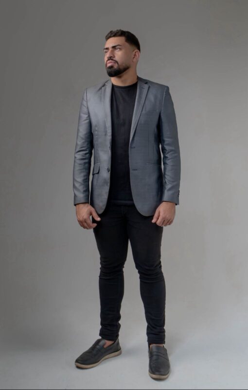 Formação musical reforça identidade do cantor pernambucano Thiago Cosmo