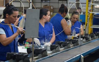 Confiança no setor industrial segue em crescimento em janeiro, segundo FGV IBRE