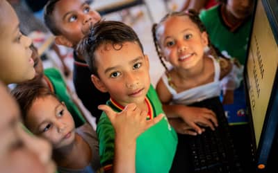 Internet chega a 8 mil escolas públicas de Minas Gerais