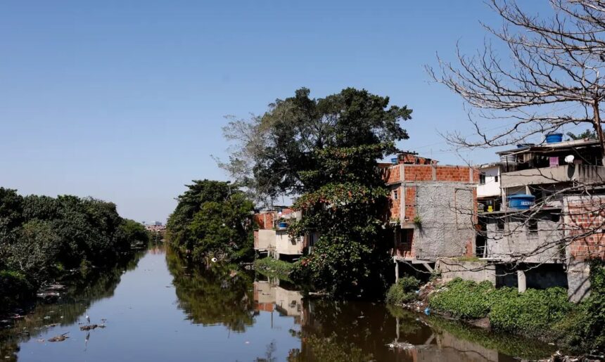 Saneamento: projeto em análise na Câmara prevê novos incentivos fiscais para empresas do setor