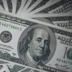 DÓLAR: moeda fecha em leve alta no último pregão