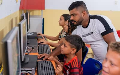 Inclusão digital: Espírito Santo recebe 192 computadores em 20 pontos de acesso