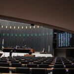 Semana começa esvaziada no Senado e sem definições na Câmara