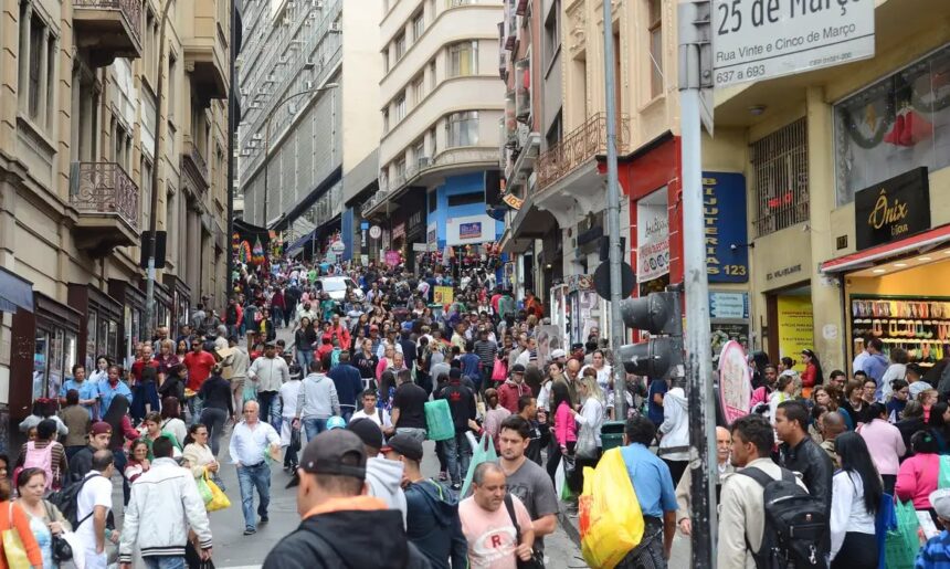 Pnad Contínua 2025: número de brasileiros com menos de 30 anos cai 10,4% desde 2012