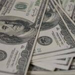 Dólar encerra a semana em queda de 0,39% e cotação de R$ 5,02 (01/05)