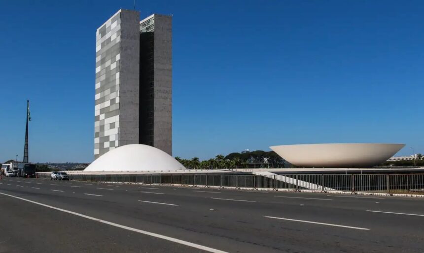 Empresários e Entidades Defendem Adiamento da Discussão sobre Jornada de Trabalho