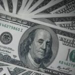 Dólar fecha em queda de 0,17% no último pregão