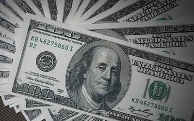 Dólar fecha em queda de 0,17% no último pregão