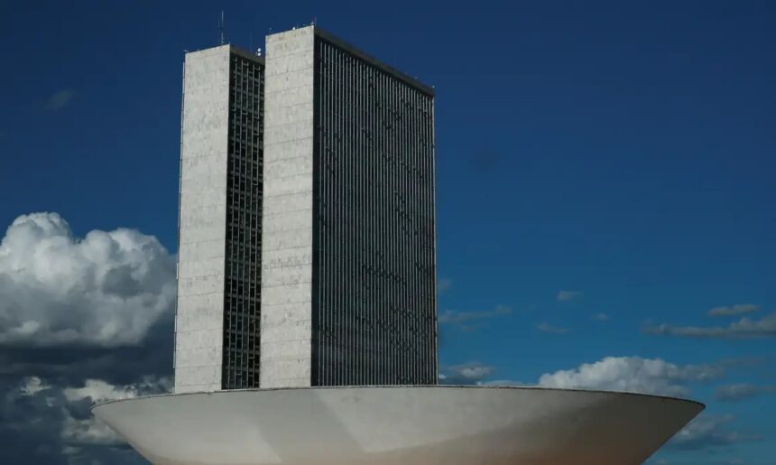 Governo deve encaminhar proposta para aumentar limite de faturamento do MEI até quarta-feira (24)