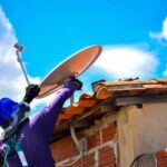 Mais de 200 mil famílias de baixa renda terão acesso a novos kits de antena parabólica gratuitos (até 13 de junho)