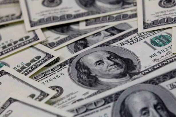 Dólar fecha a R$ 5,11 após recuo do petróleo e trégua nas hostilidades entre EUA e Irã (27/07)